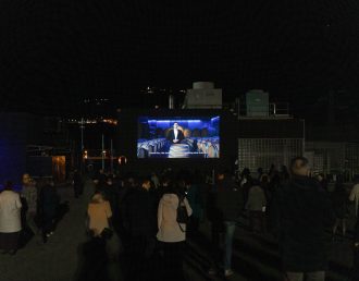 Non solo hostess e steward: anche un video può dare il benvenuto